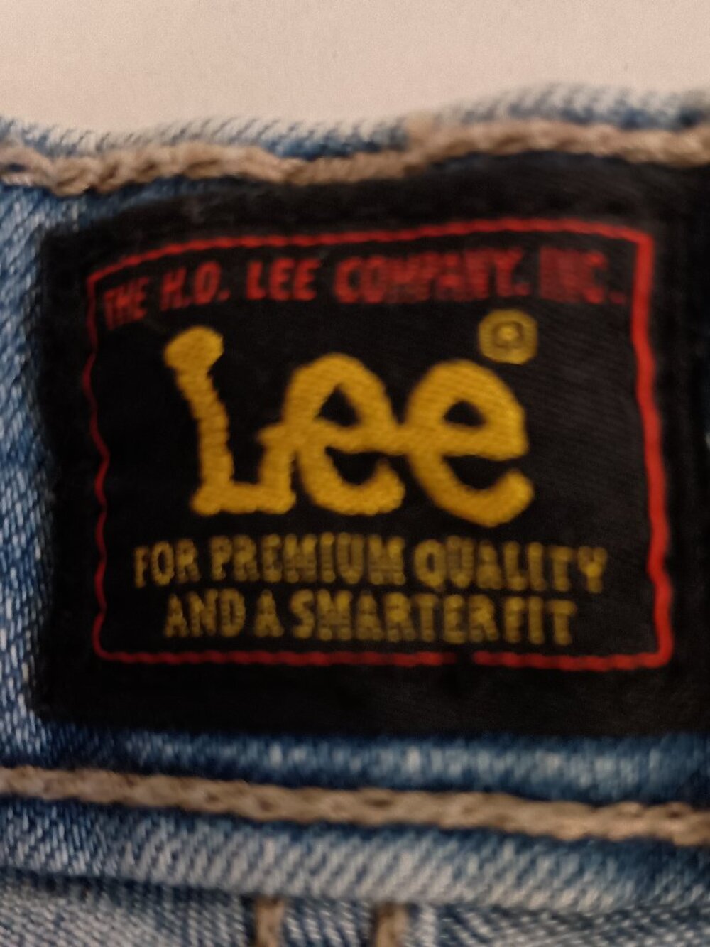 Lee Bermuda Mid-Rise Shorts Light Blue Frayed Hem NWT Women’s 8 - Picture 4 of 16